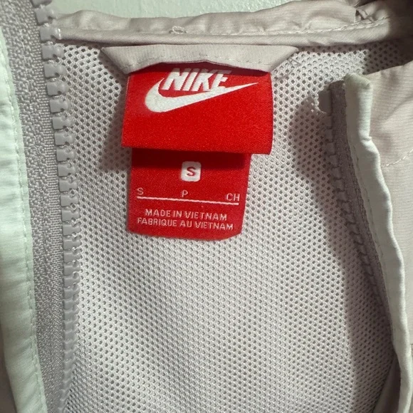 Nike Women's Pink Windbreaker Size Small - Picture 2 of 3
